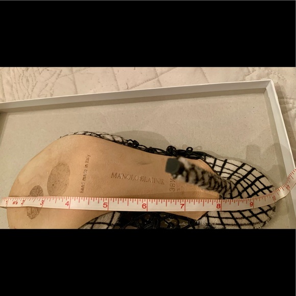 Authentic Manolo Blahnik shoes heels fishnet $995 - Picture 9 of 9